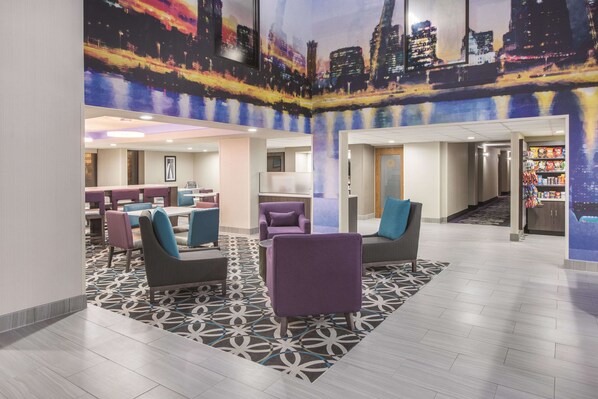 Lobby - La Quinta Inn & Suites by Wyndham Festus - St. Louis South (Festus)