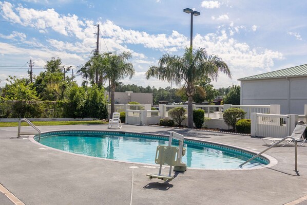 Seasonal outdoor pool