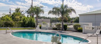Motel 6 Waycross GA