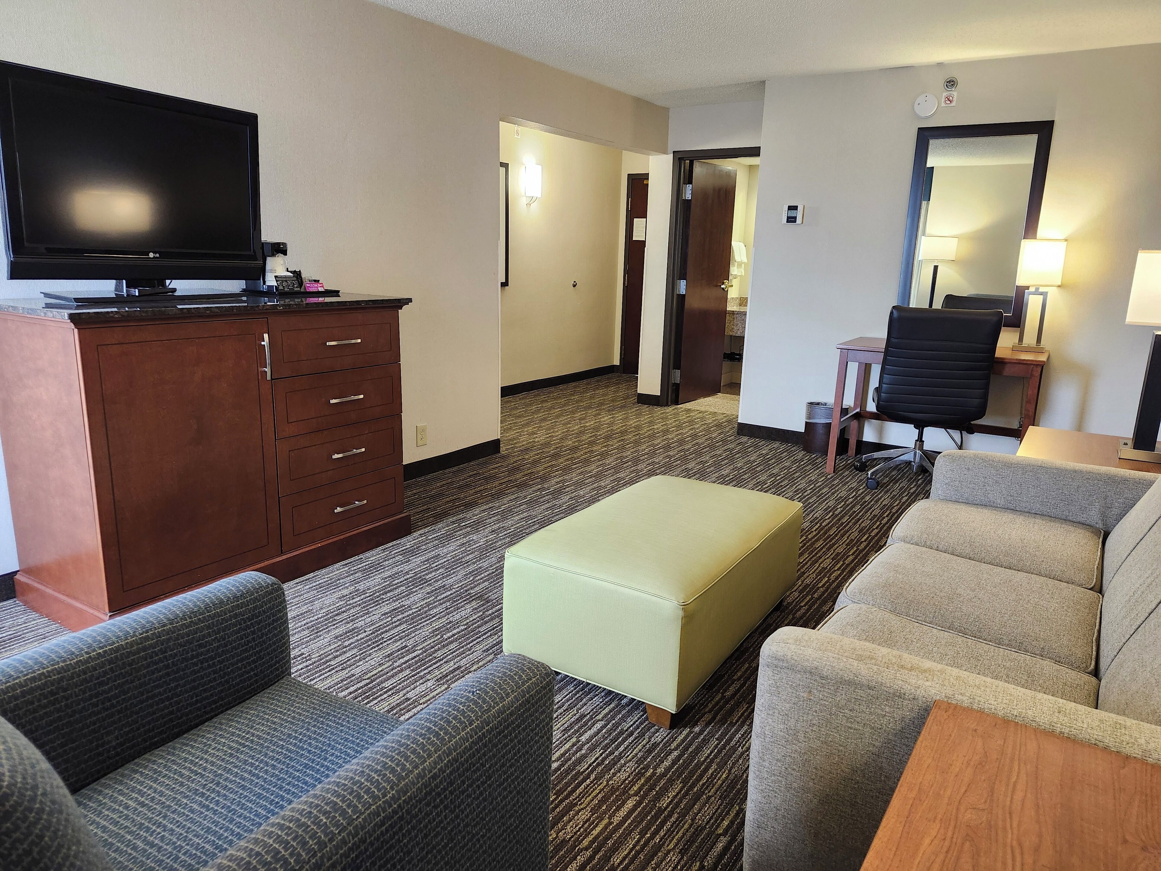 Suite, 1 habitación, para no fumadores | Área de sala de estar | Televisión LCD 