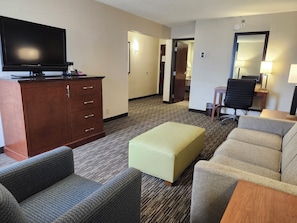Suite, 1 Bedroom, Non Smoking | Living area | LCD TV - Heritage Inn & Suites St. Louis/Fenton, Trademark by Wyndham (Fenton)