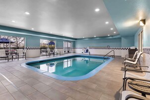 Una piscina cubierta