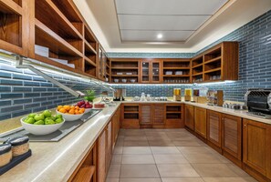 Free daily buffet breakfast