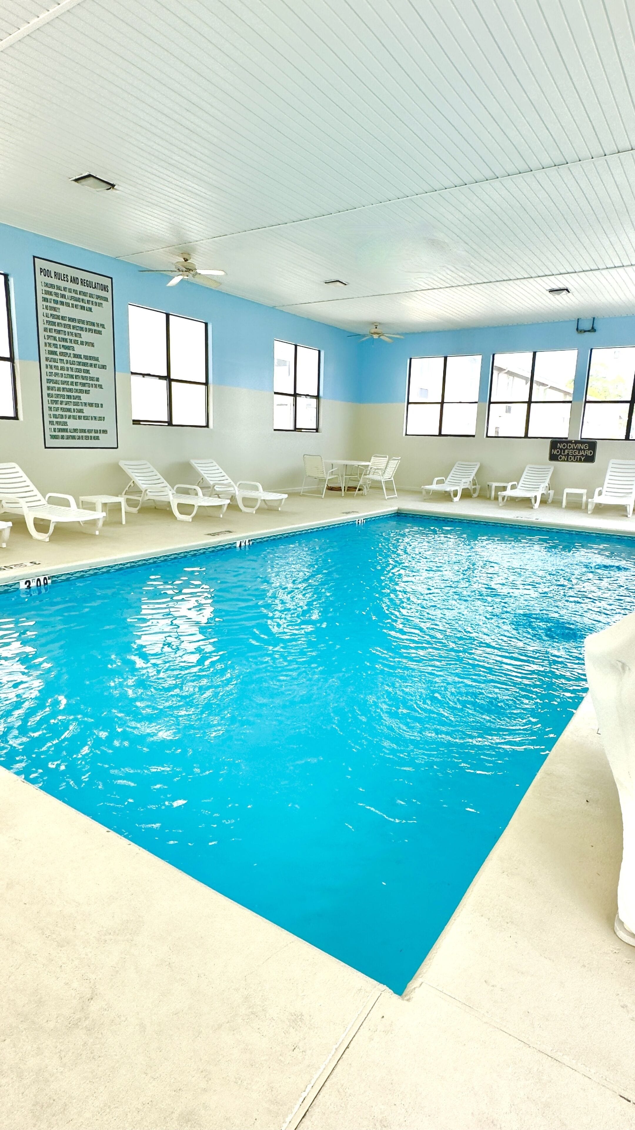 Piscine extérieure en saison