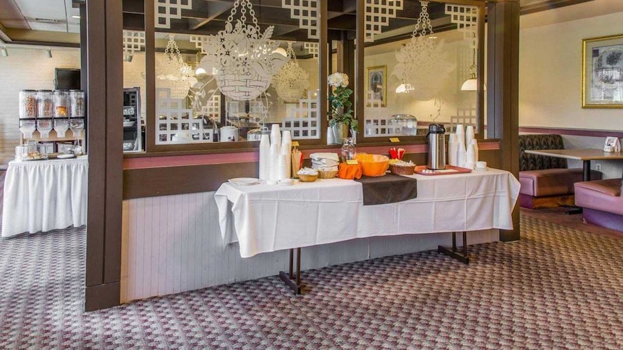 Rodeway Inn & Suites East Windsor