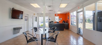 Motel 6 Tifton, GA