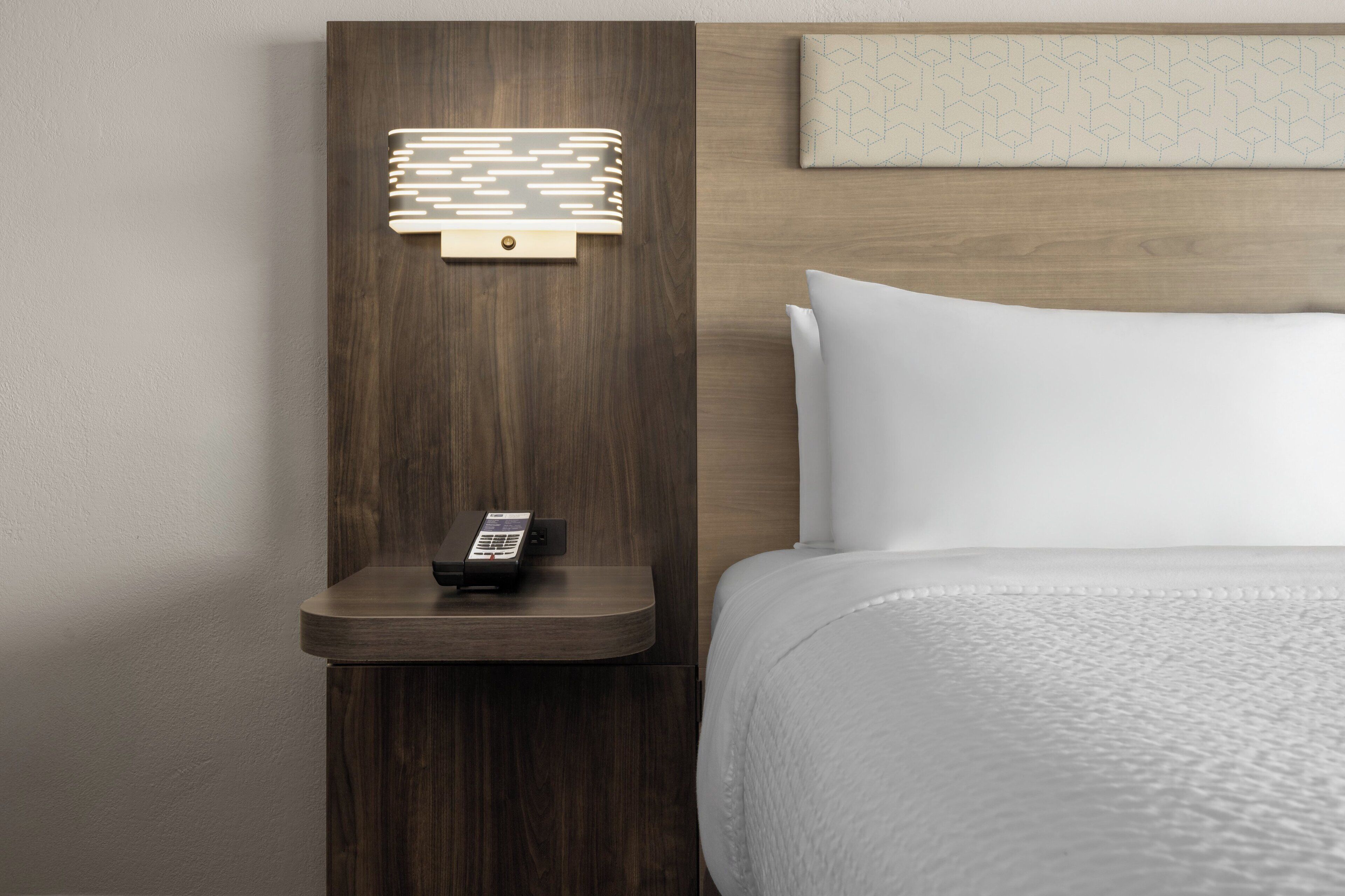 Standard Room, 1 King Bed, Accessible (Mobility, Roll-In Shower) | Premium bedding, in-room safe, desk, blackout drapes