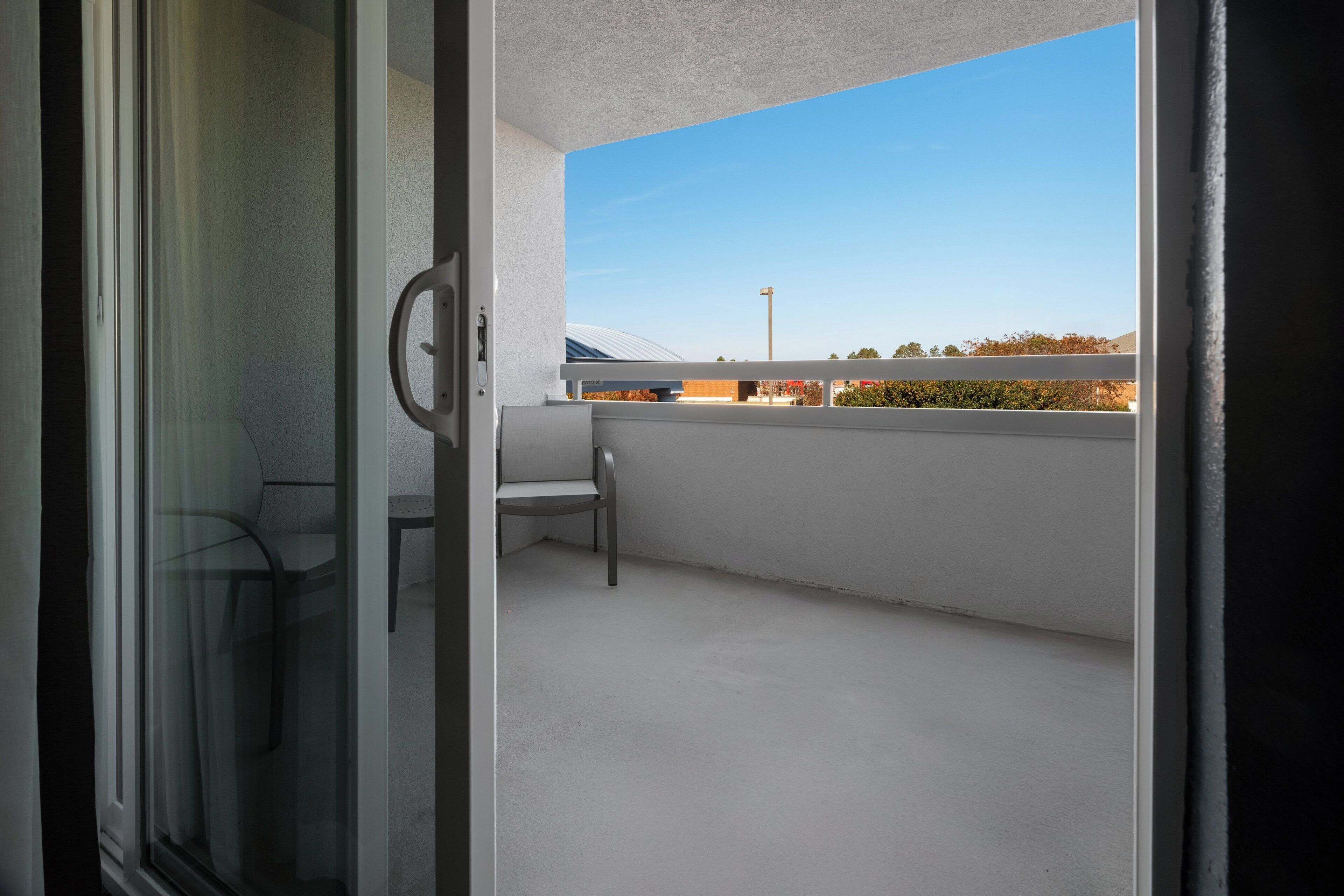 Premium bedding, in-room safe, desk, blackout drapes