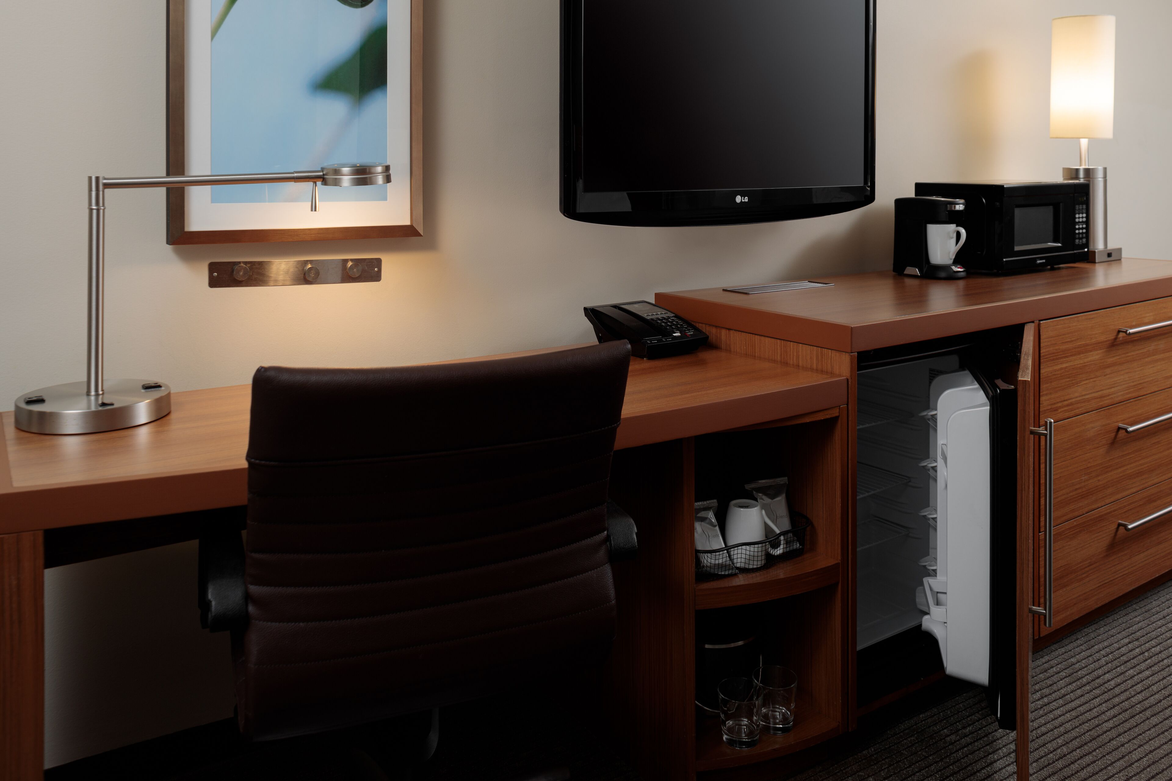 premium bedding, in-room safe, desk, laptop workspace