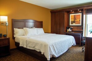 Egyptian cotton sheets, premium bedding, pillow-top beds, desk - Hampton Inn St. Louis/Chesterfield (Chesterfield)