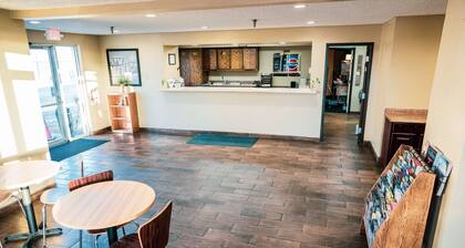 Super 8 by Wyndham Belen NM