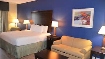 Suite, 1 King Bed | Premium bedding, desk, iron/ironing board, free WiFi