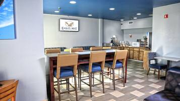 Free daily continental breakfast