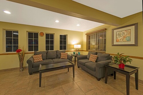 Days Inn by Wyndham Cameron