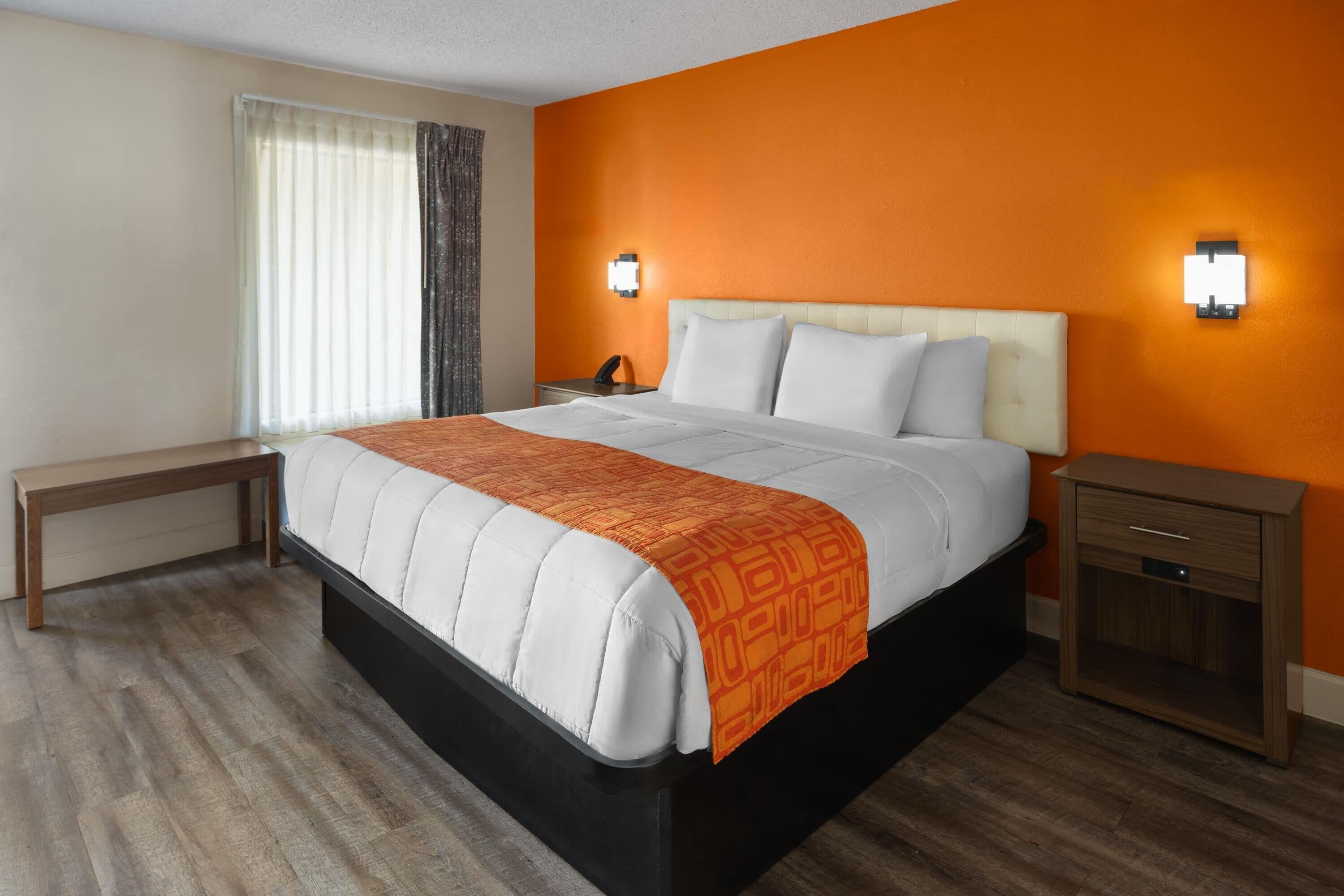 Photo - Howard Johnson by Wyndham Savannah GA