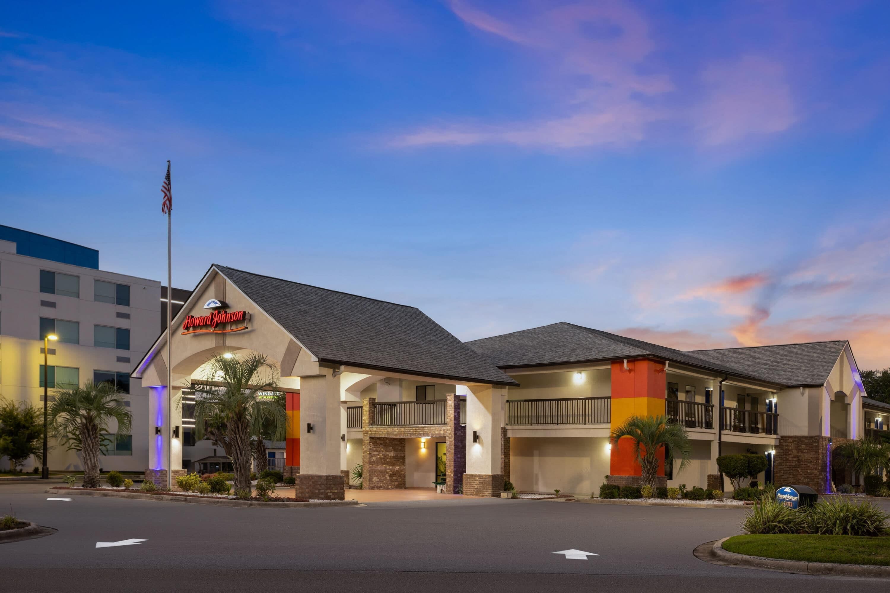 Photo - Howard Johnson by Wyndham Savannah GA