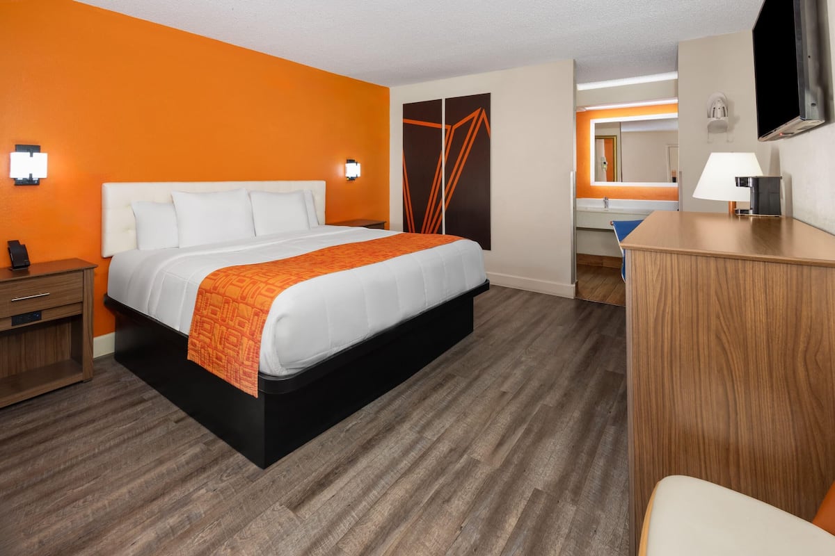 Kamar, 1 Tempat Tidur King, Bebas Asap Rokok | Meja kerja, kedap suara, dan setrika/meja setrika