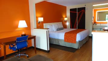 Room, 1 King Bed, Non Smoking | Desk, soundproofing, iron/ironing board, rollaway beds