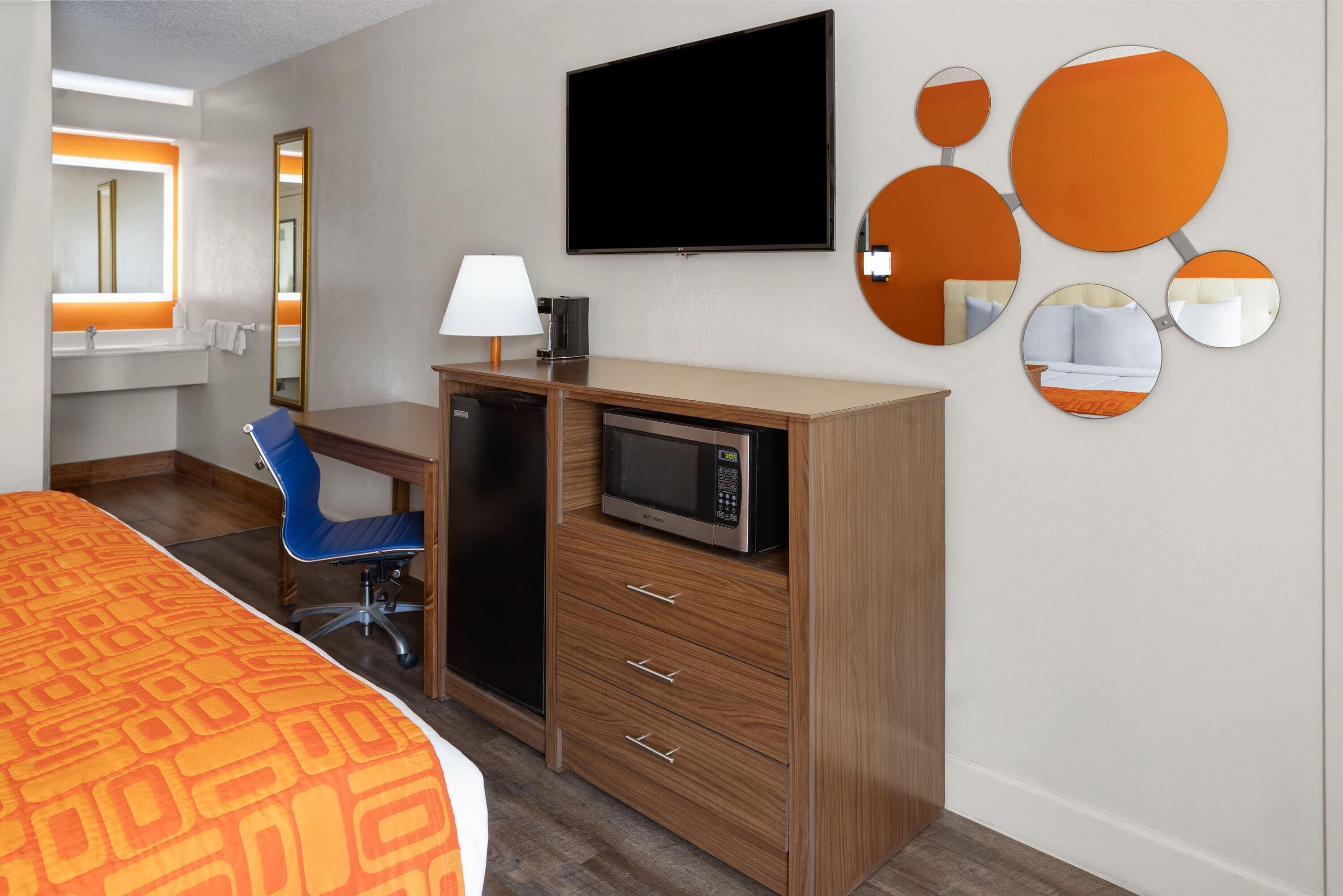 Photo - Howard Johnson by Wyndham Savannah GA