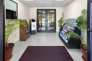 Property amenity - Howard Johnson by Wyndham Savannah GA (Savannah)