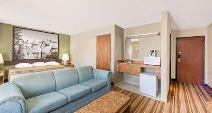 Super 8 by Wyndham Socorro