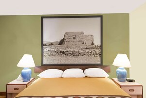Standard Room, 1 King Bed | Desk, iron/ironing board, free cribs/infant beds, rollaway beds