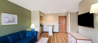 Super 8 by Wyndham Socorro