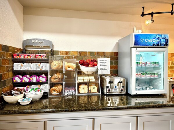 Frokost på farten er inkludert hver dag