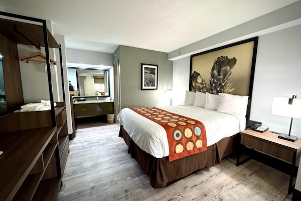 Suite, 1 King Bed, Non Smoking (with Sofabed) | Premium bedding, pillowtop beds, in-room safe, desk