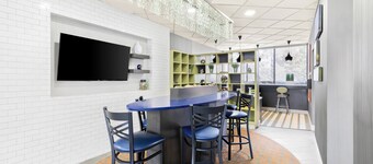 Holiday Inn Express Atlanta Galleria - Ballpark Area by IHG