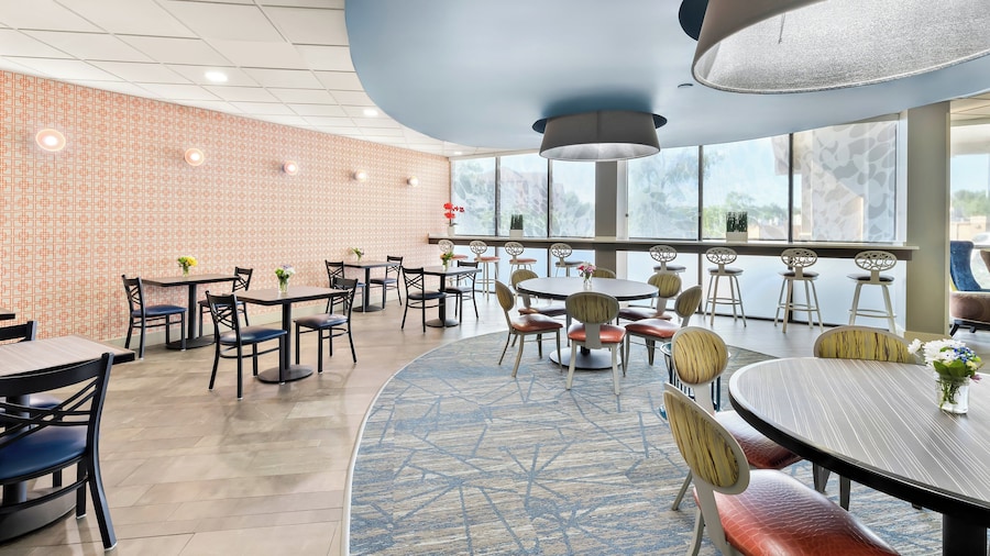 Holiday Inn Express Atlanta Galleria - Ballpark Area by IHG