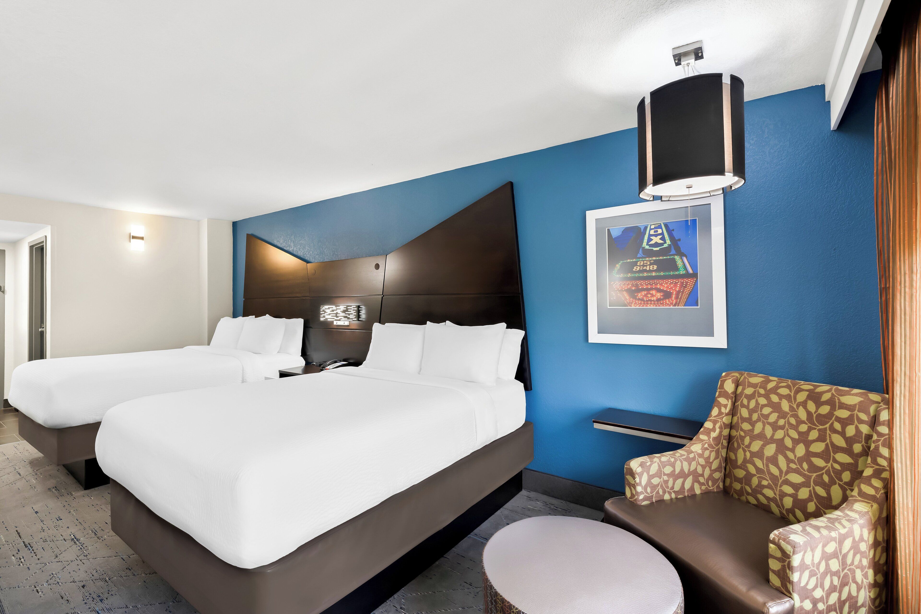 Photo - Holiday Inn Express Atlanta Galleria-Ballpark Area by IHG