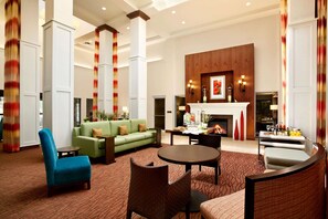 Lobby - Hilton Garden Inn Rochester/Pittsford (Pittsford)