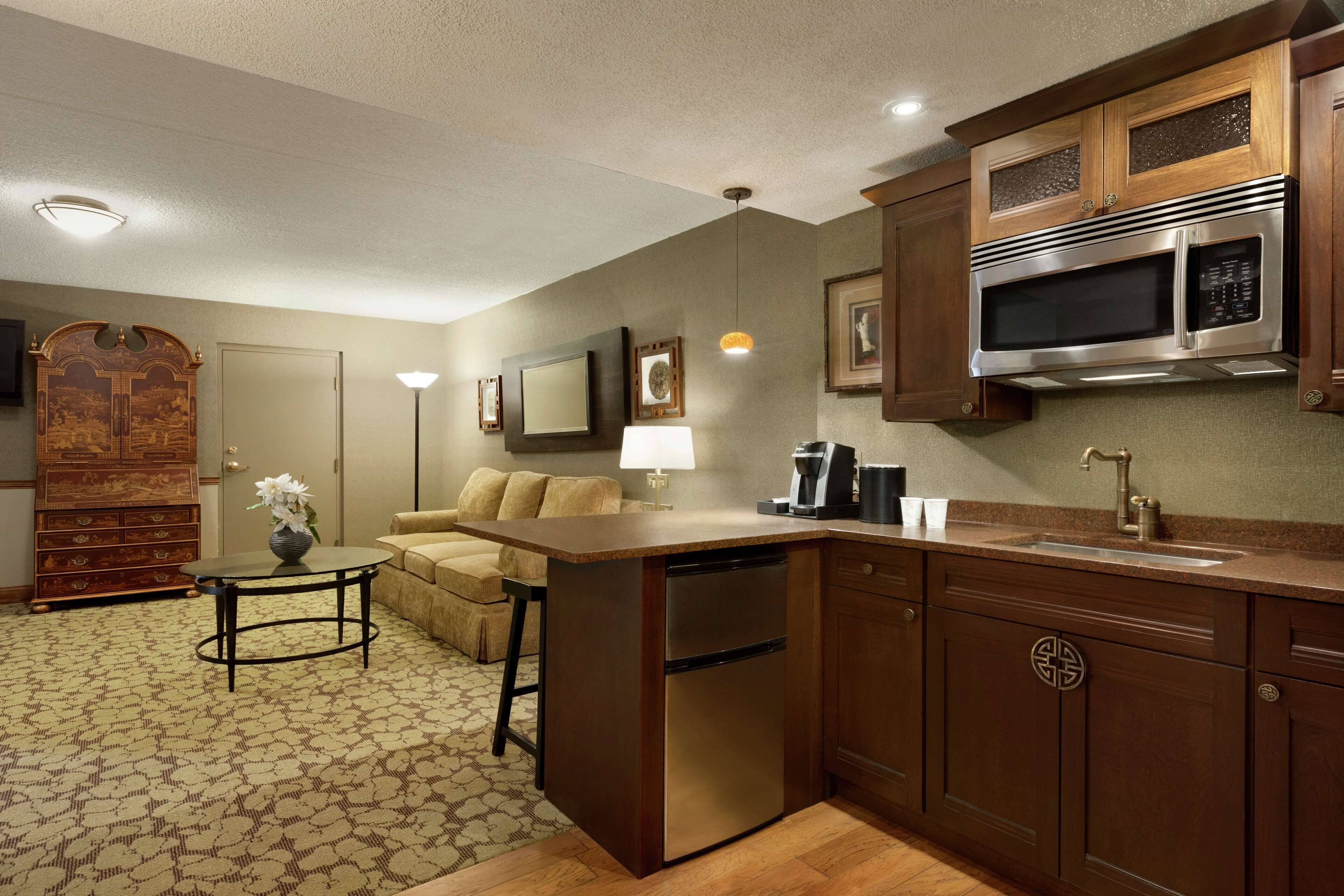 suite, 1 king bed, lower terrace level (mandarin suite) | blackout curtains, iron/ironing board, free cots/infant beds