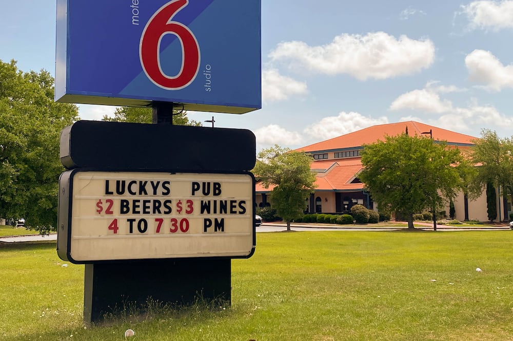 Motel 6 Savannah, GA- Gateway & I-95