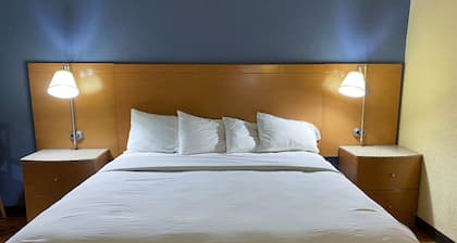 Motel 6 Savannah, GA- Gateway & I-95