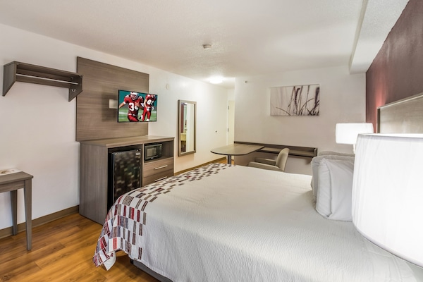 Desk, laptop workspace, blackout drapes, WiFi (free)