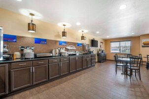 Free daily continental breakfast