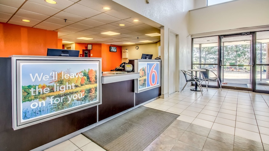 Motel 6 Amherst, NY - Buffalo
