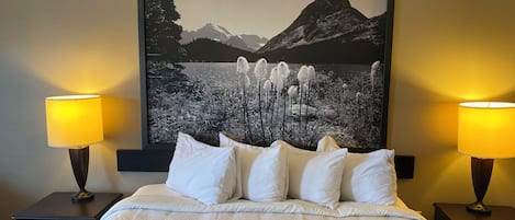 Escritorio, wifi gratis y ropa de cama