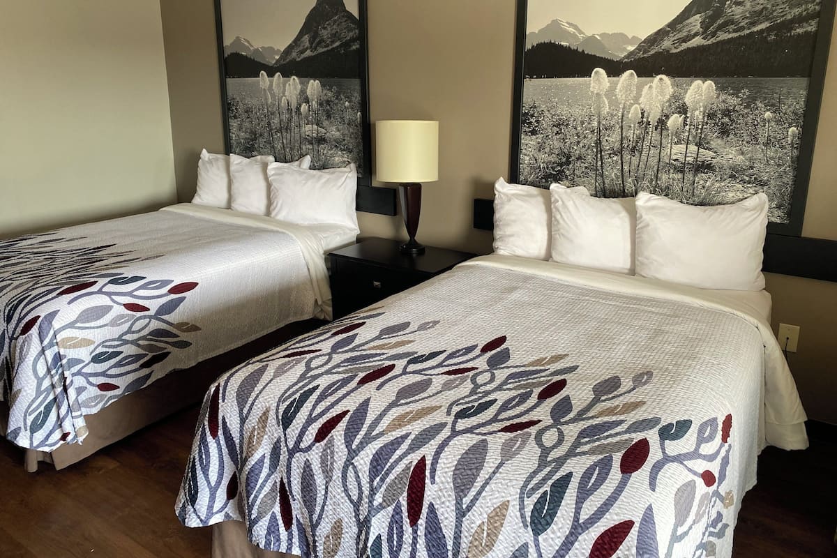 Deluxe Room, 2 Double Beds, Non Smoking | Desk, free WiFi, bed sheets