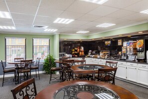 Desayuno buffet incluido todos los días 