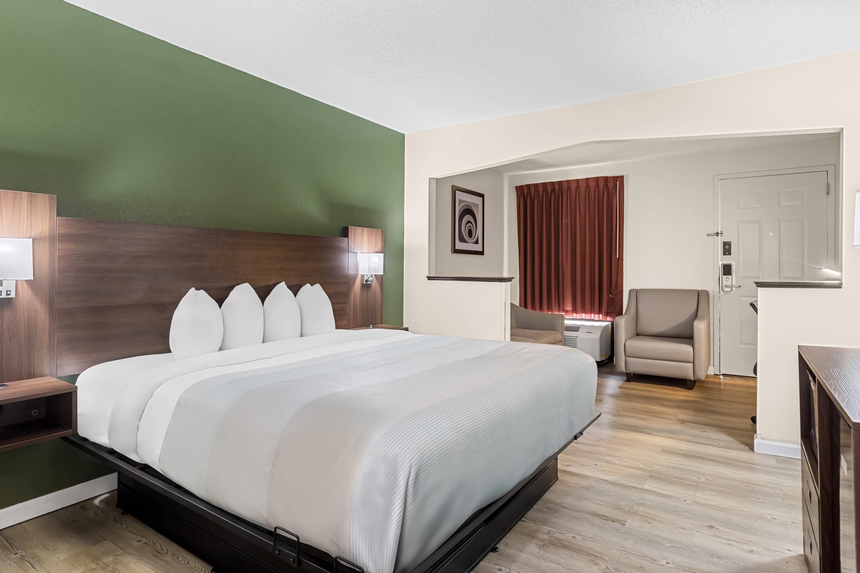 In-room safe, desk, laptop workspace, soundproofing