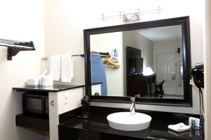 淋浴/盆浴组合、按摩浴缸、旋水按摩花洒、免费洗浴用品