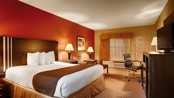 1 bedroom, hypo-allergenic bedding, pillowtop beds, desk