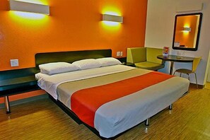 Standard Room, 1 Double Bed, Non Smoking | Free WiFi, bed sheets