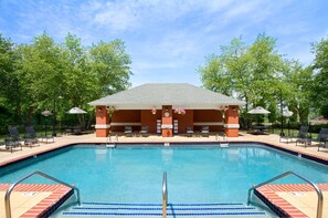 Piscine extérieure (ouverte en saison)
