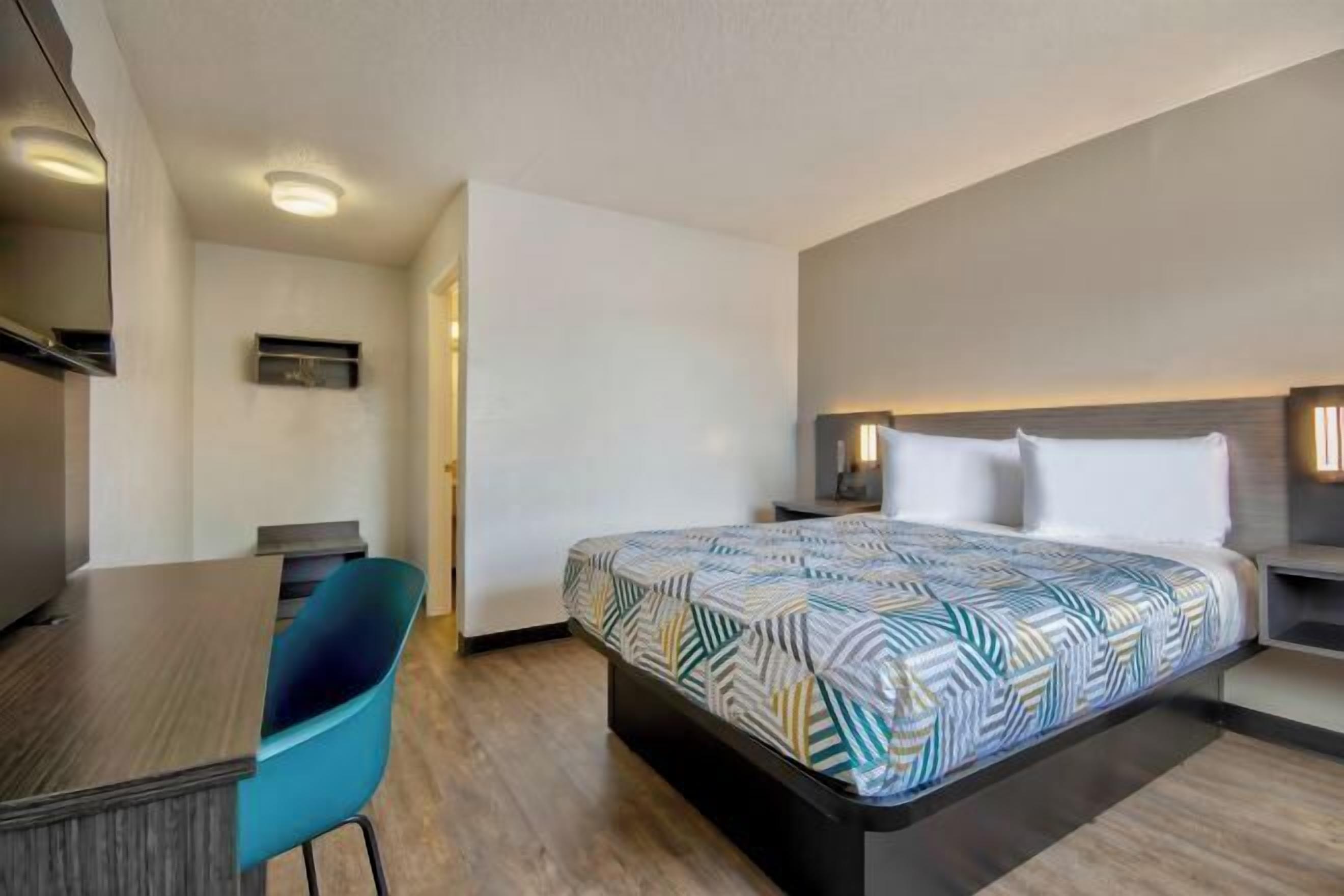 Free WiFi, bed sheets