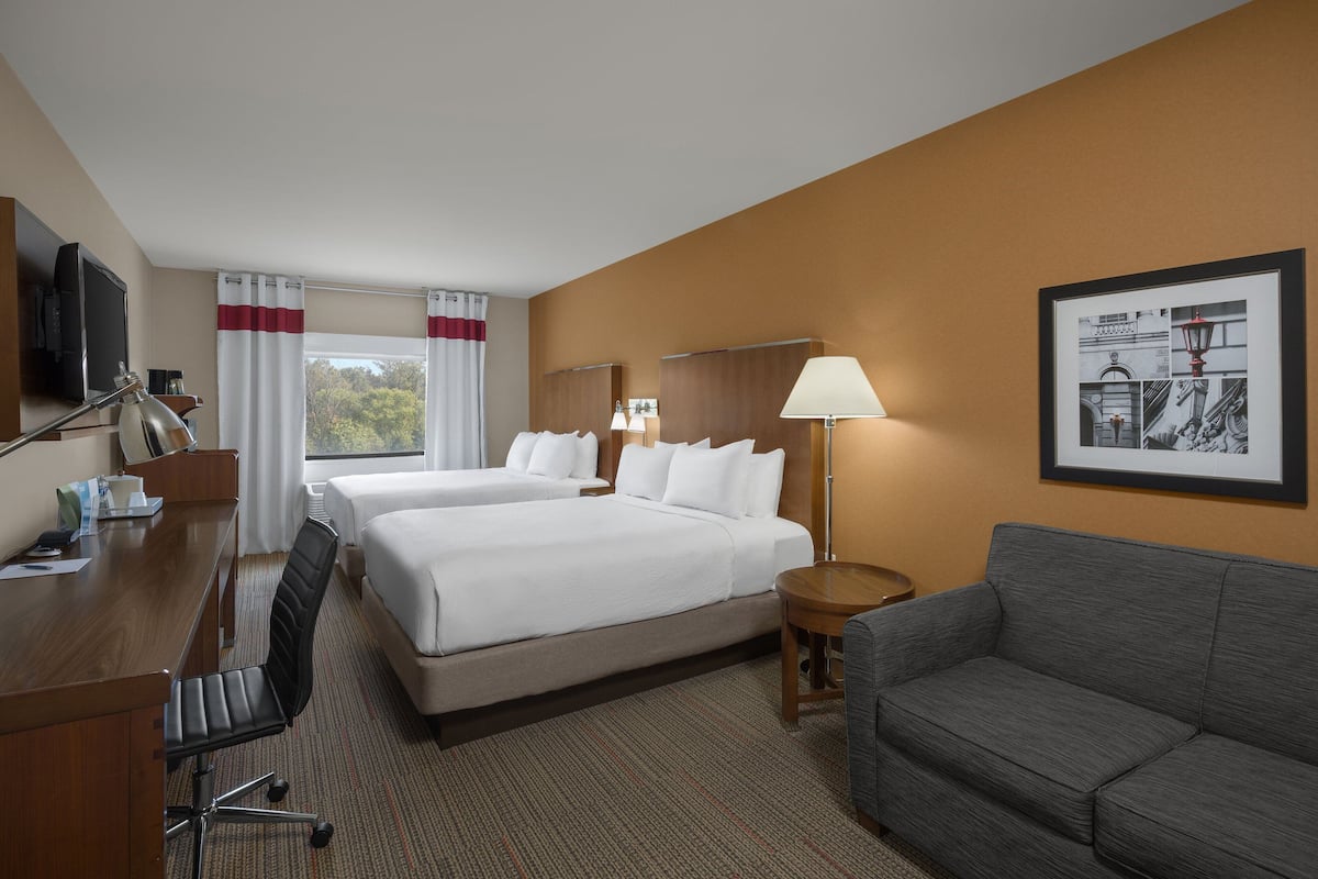 In-room safe, desk, laptop workspace, iron/ironing board