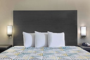 Standard Room, 1 King Bed, Non Smoking | Desk, iron/ironing board, free WiFi, bed sheets